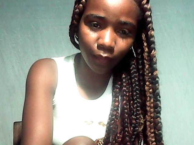 LandiQueen12 live cam on BongaCams