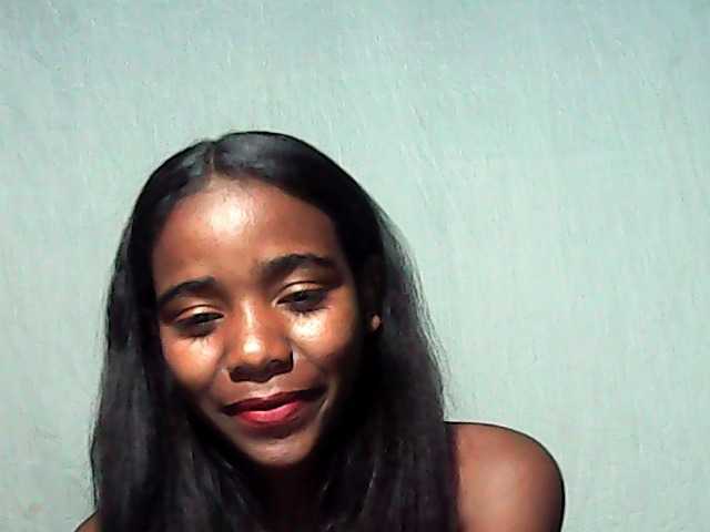 LandiQueen12 live cam on BongaCams