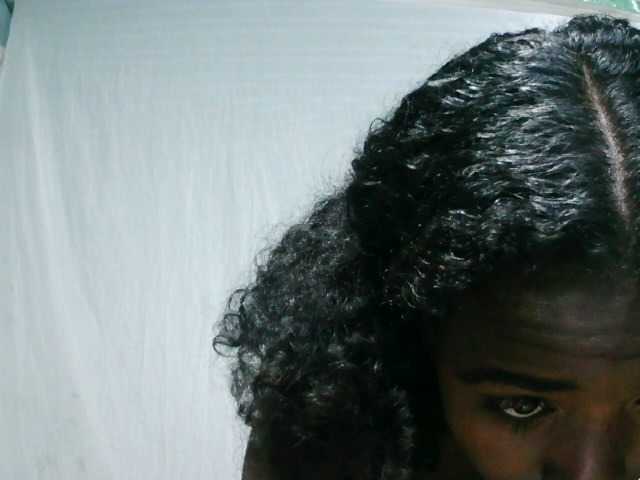 LandiQueen12 live cam on BongaCams