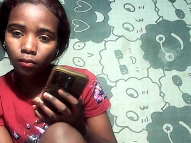LandiQueen12 live cam on BongaCams
