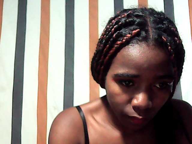 LandiQueen12 live cam on BongaCams