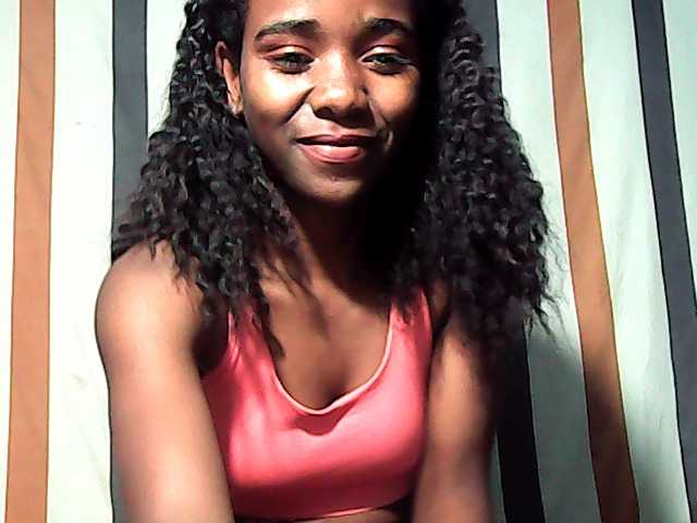 LandiQueen12 live cam on BongaCams