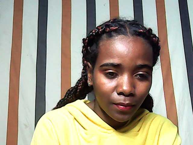 LandiQueen12 live cam on BongaCams