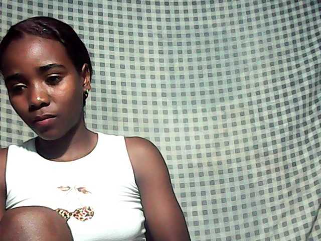 LandiQueen12 live cam on BongaCams