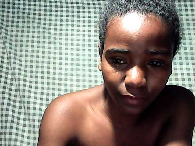 LandiQueen12 live cam on BongaCams