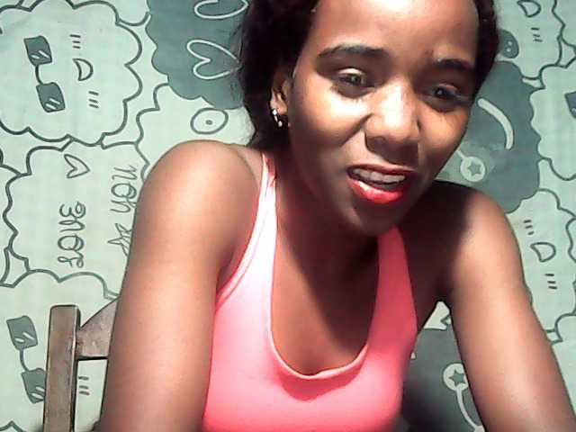 LandiQueen12 live cam preview