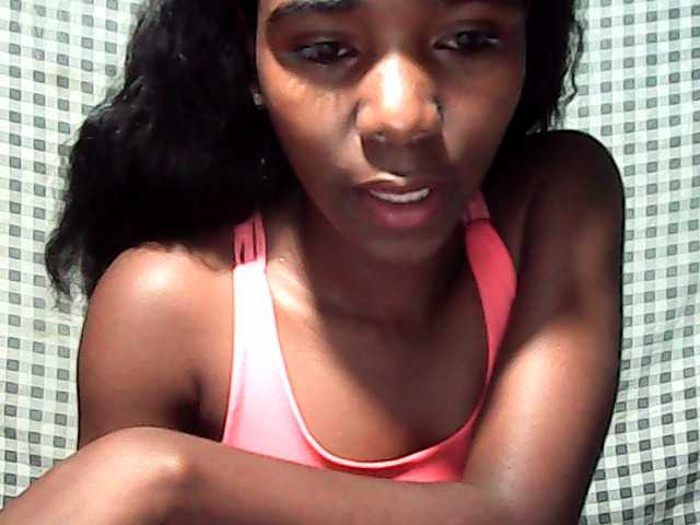 LandiQueen12 live cam on BongaCams
