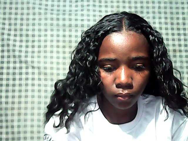 LandiQueen12 live cam on BongaCams
