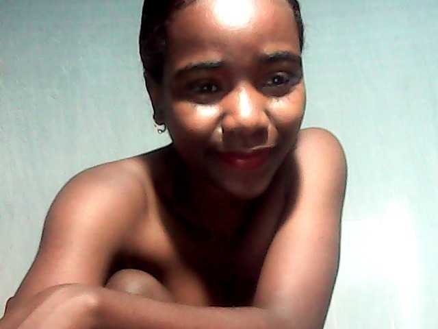 LandiQueen12 live cam on BongaCams