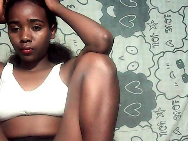 LandiQueen12 live cam on BongaCams