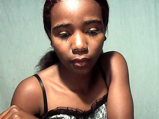 LandiQueen12 live cam on BongaCams