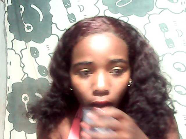 LandiQueen12 live cam on BongaCams