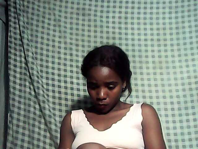LandiQueen12 live cam on BongaCams