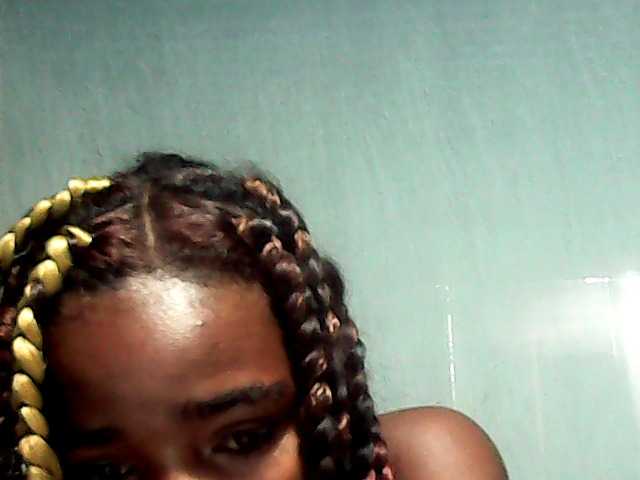 LandiQueen12 live cam on BongaCams