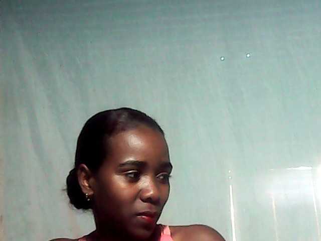 LandiQueen12 live cam on BongaCams