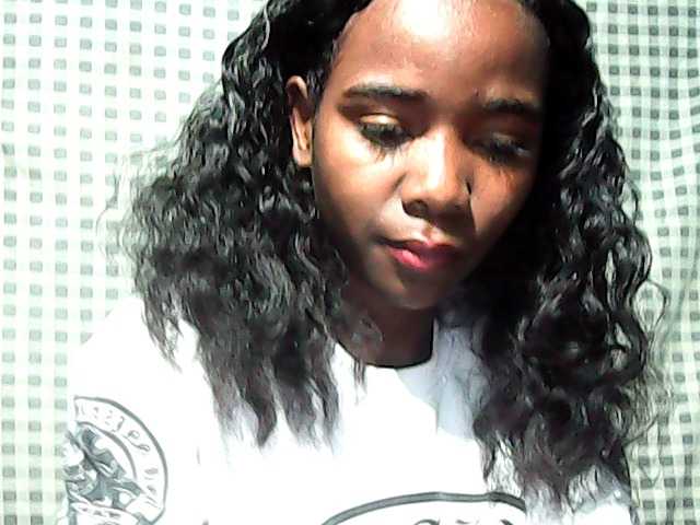 LandiQueen12 live cam on BongaCams