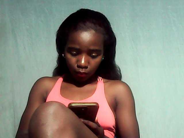 LandiQueen12 live cam on BongaCams