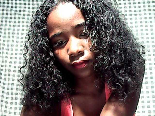 LandiQueen12 live cam on BongaCams