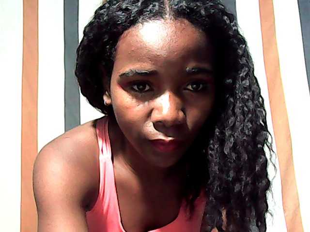 LandiQueen12 live cam on BongaCams