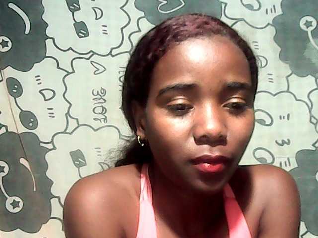 LandiQueen12 live cam on BongaCams