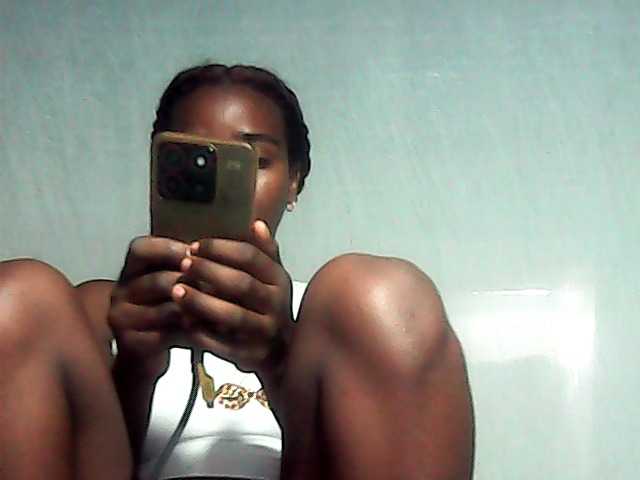 LandiQueen12