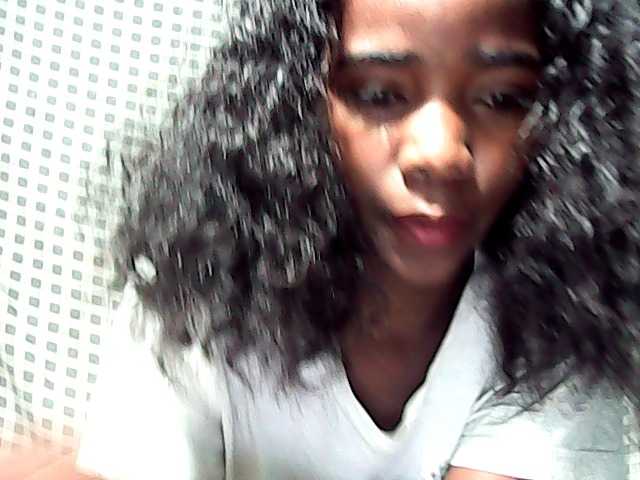 LandiQueen12 live cam on BongaCams