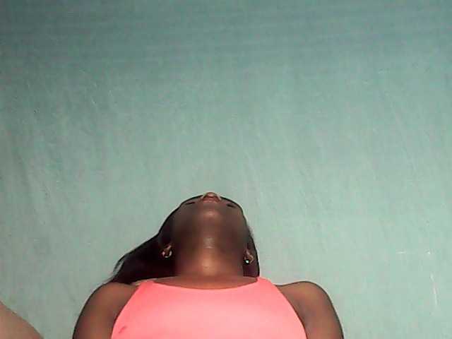 LandiQueen12 live cam on BongaCams