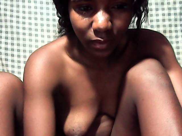 LandiQueen12 live cam on BongaCams