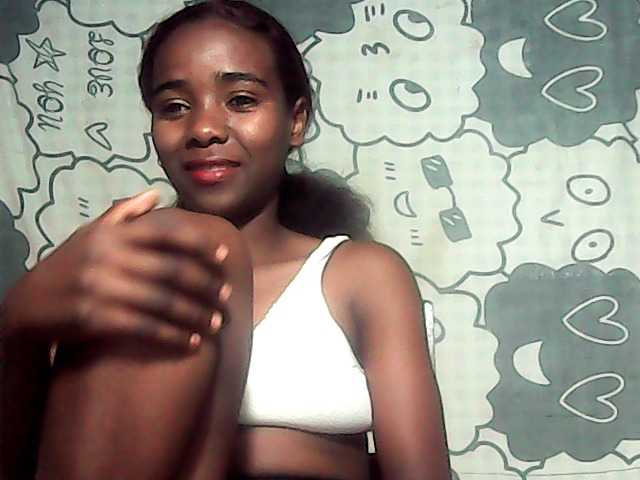 LandiQueen12 live cam on BongaCams