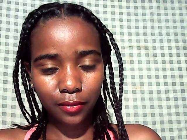 LandiQueen12 live cam on BongaCams