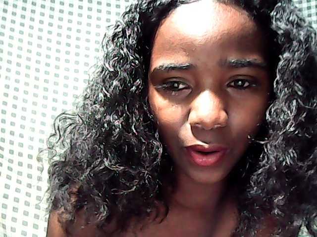 LandiQueen12 live cam on BongaCams