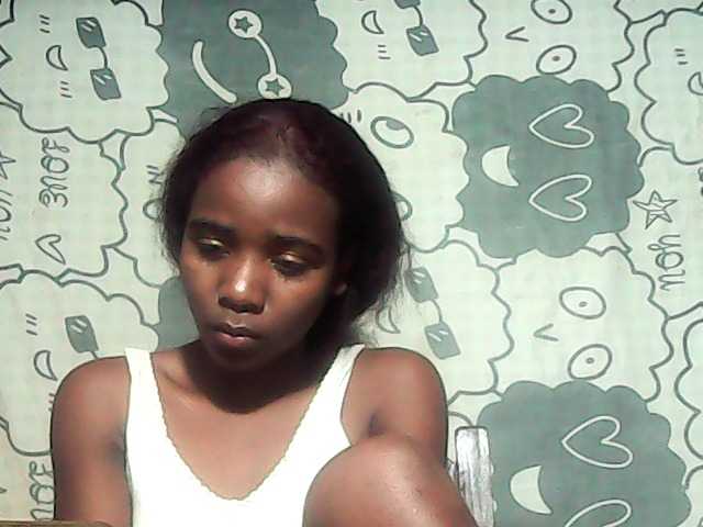 LandiQueen12 live cam on BongaCams
