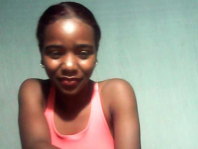 LandiQueen12 live cam on BongaCams