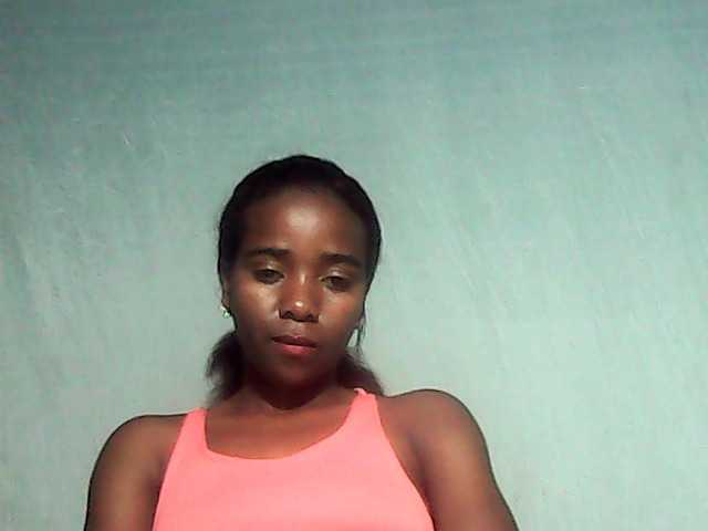 LandiQueen12 live cam on BongaCams