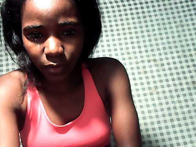 LandiQueen12 live cam on BongaCams