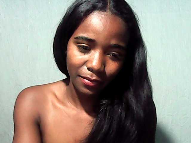 LandiQueen12 live cam on BongaCams