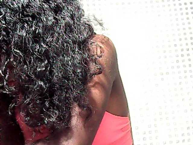 LandiQueen12 live cam on BongaCams