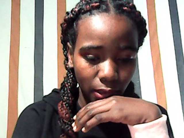 LandiQueen12 live cam on BongaCams