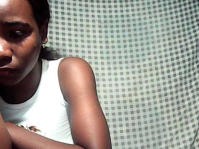 LandiQueen12 live cam on BongaCams