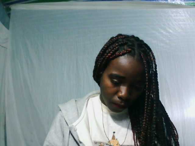 LandiQueen12 live cam on BongaCams