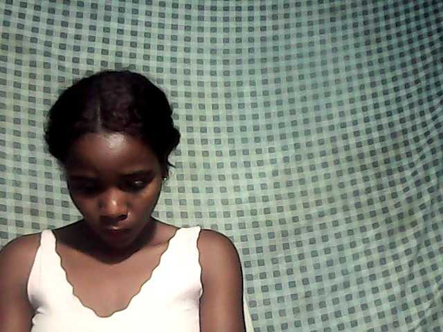LandiQueen12 live cam on BongaCams