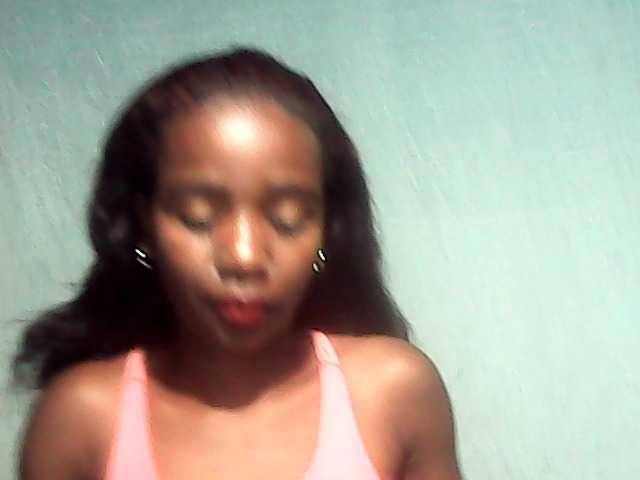 LandiQueen12 live cam on BongaCams