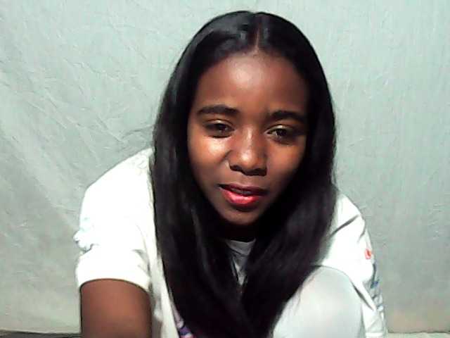 LandiQueen12 live cam on BongaCams