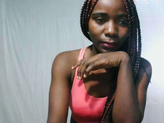 LandiQueen12 live cam on BongaCams