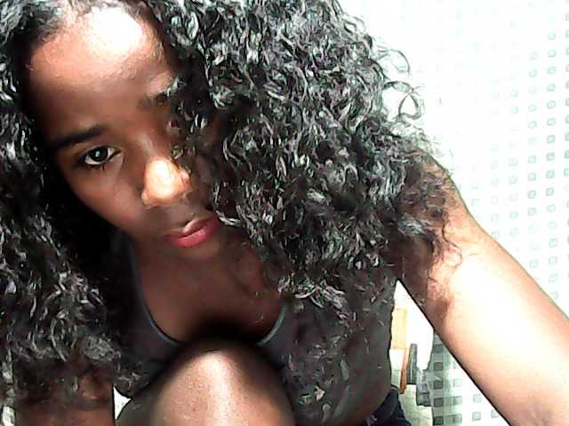 LandiQueen12 live cam on BongaCams