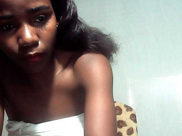 LandiQueen12 live cam on BongaCams