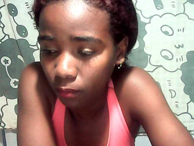 LandiQueen12 live cam on BongaCams