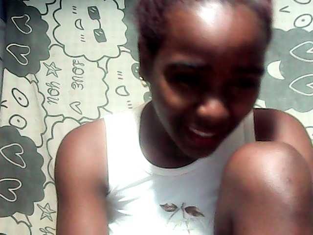 LandiQueen12 live cam on BongaCams