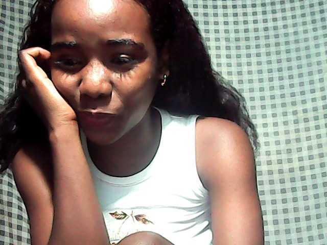LandiQueen12 live cam on BongaCams