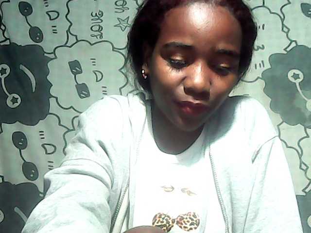 LandiQueen12 live cam on BongaCams